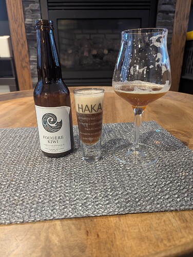 PXL_20251211_184413759