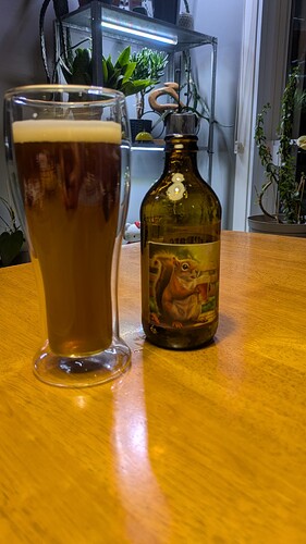 PXL_20251204_220741469